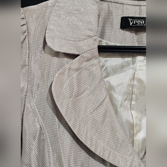 Women's Pale Pink Trench Coat – Fits XS - Picture 4 of 6